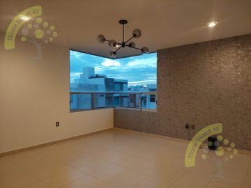 Casa en venta renta en Centro Sur Claustros de las Misiones II Queretaro frente Central Park