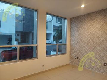 Casa en venta renta en Centro Sur Claustros de las Misiones II Queretaro frente Central Park