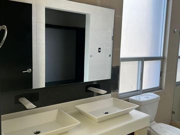 Casa en venta renta en Centro Sur Claustros de las Misiones II Queretaro frente Central Park