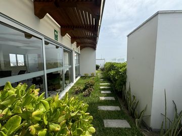 Venta de funcional departamento de 2 habitaciones en Miraflores