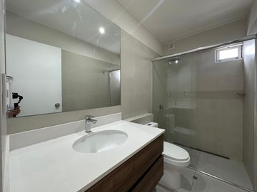Venta de funcional departamento de 2 habitaciones en Miraflores