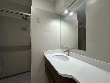 Venta de funcional departamento de 2 habitaciones en Miraflores