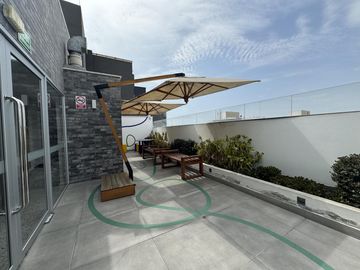 Venta de funcional departamento de 2 habitaciones en Miraflores