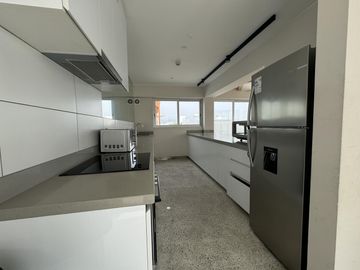 Venta de funcional departamento de 2 habitaciones en Miraflores