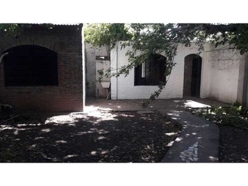 Casa Al Frente Barrio La Florida, Dos Dormitorios!