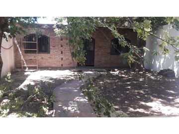 Casa Al Frente Barrio La Florida, Dos Dormitorios!