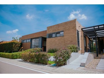 Casa Conjunto Residencial ENTRELOMAS Briceño