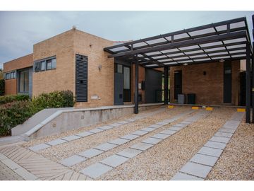 Casa Conjunto Residencial ENTRELOMAS Briceño