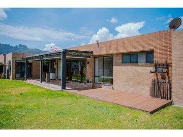 Casa Conjunto Residencial ENTRELOMAS Briceño