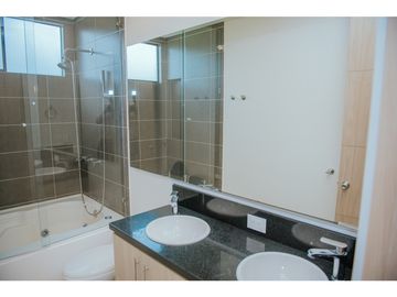 Casa Conjunto Residencial ENTRELOMAS Briceño