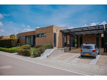 Casa Conjunto Residencial ENTRELOMAS Briceño