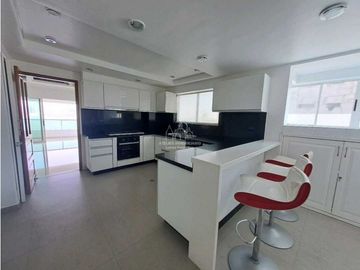Apartamento castillogrande frente a la bahia