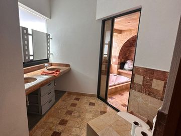HERMOSA RESIDENCIA EN VENTA