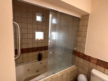 HERMOSA RESIDENCIA EN VENTA