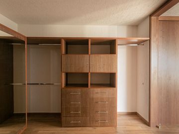 CASA EN VENTA LOMAS DE ANGELOPOLIS