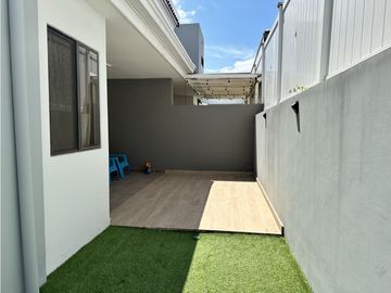 Brisas del Golf Residencia en venta en Aventura Paseo del Norte