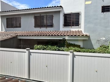 Brisas del Golf Residencia en venta en Aventura Paseo del Norte