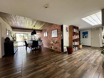 EXCLUSIVA RESIDENCIA EN VENTA EN JARDINES SAN IGNACIO ZAPOPAN, JALISCO
