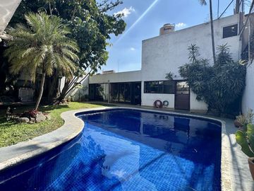 EXCLUSIVA RESIDENCIA EN VENTA EN JARDINES SAN IGNACIO ZAPOPAN, JALISCO