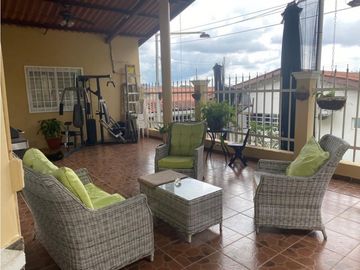 Brisas del Golf espectacular esquina 265,000
