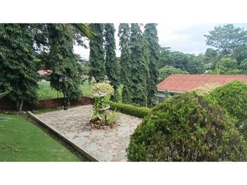 Brisas del Golf - exclusividad entre montañas $397k
