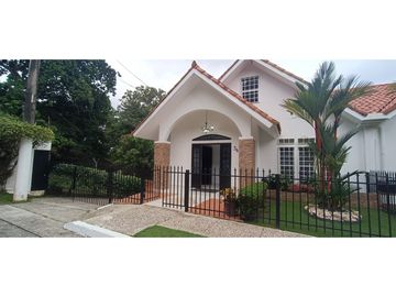 Brisas del Golf - exclusividad entre montañas $397k