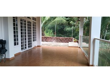 Brisas del Golf - exclusividad entre montañas $397k
