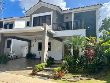 Ventar de Unifamiliar en Paseo del Norte Brisas del Golf