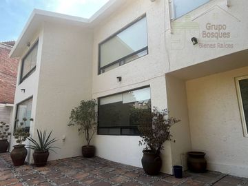 Casa en Venta en Bosques de la Herradura en Huixquilucan, Estado de México.