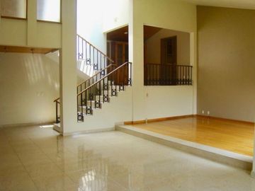 Casa en Venta en Bosques de la Herradura en Huixquilucan, Estado de México.