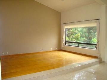 Casa en Venta en Bosques de la Herradura en Huixquilucan, Estado de México.