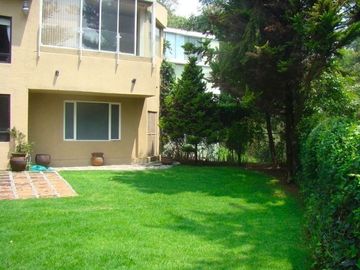 Casa en Venta en Bosques de la Herradura en Huixquilucan, Estado de México.