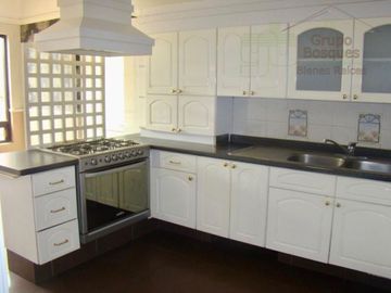 Casa en Venta en Bosques de la Herradura en Huixquilucan, Estado de México.