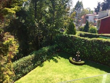 Casa en Venta en Bosques de la Herradura en Huixquilucan, Estado de México.