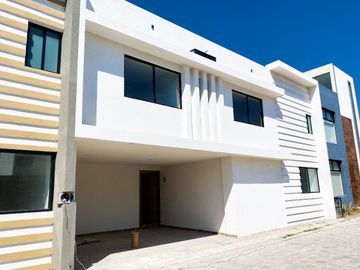 Casa en venta en El Sereno Residencial, atrás de plaza San Diego con 3 recámaras
