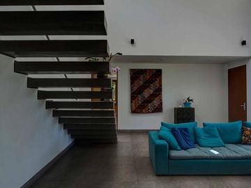 Venta Espectacular Casa de 5 dormitorios en Urbanización Pillagua. Sector Santa Ines. Cumbayá. SC