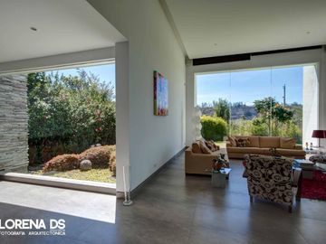 Venta Espectacular Casa de 5 dormitorios en Urbanización Pillagua. Sector Santa Ines. Cumbayá. SC