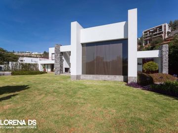 Venta Espectacular Casa de 5 dormitorios en Urbanización Pillagua. Sector Santa Ines. Cumbayá. SC