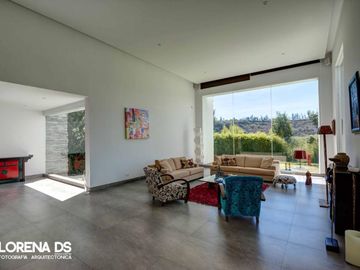 Venta Espectacular Casa de 5 dormitorios en Urbanización Pillagua. Sector Santa Ines. Cumbayá. SC