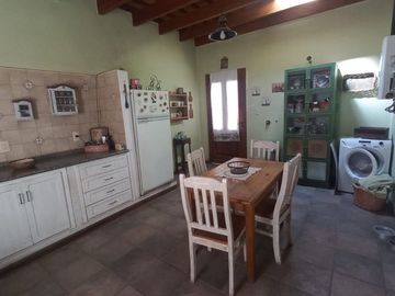 CASA APTA CREDITO. 3 DORMITORIOS. DESAMPARADOS