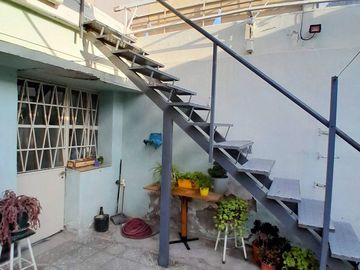 Casa 5 ambientes en venta 6ta secc + casa industri