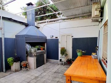 Casa 5 ambientes en venta 6ta secc + casa industri