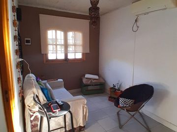 Casa 5 ambientes en venta 6ta secc + casa industri
