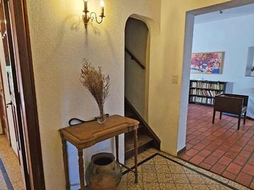 VENTA CASA 6 AMBIENTES  JARDIN Y PILETA EN OLIVOS