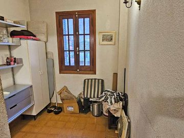 VENTA CASA 6 AMBIENTES  JARDIN Y PILETA EN OLIVOS