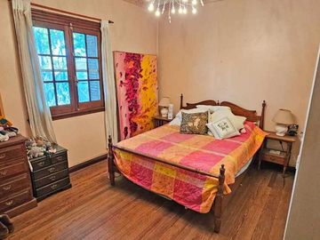 VENTA CASA 6 AMBIENTES  JARDIN Y PILETA EN OLIVOS