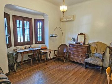 VENTA CASA 6 AMBIENTES  JARDIN Y PILETA EN OLIVOS