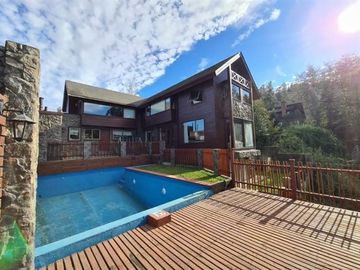Casa en Venta en Casa Amplia 5 Dormitorios 6 Baños Sector Villuco, Chiguayante