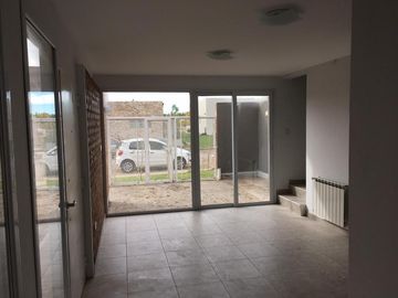 Duplex en venta Figueroa Urmenio 3455 B° pueblo del sol