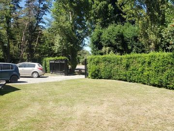 Venta Casa Impecable en Barrio Lomas del Correntoso